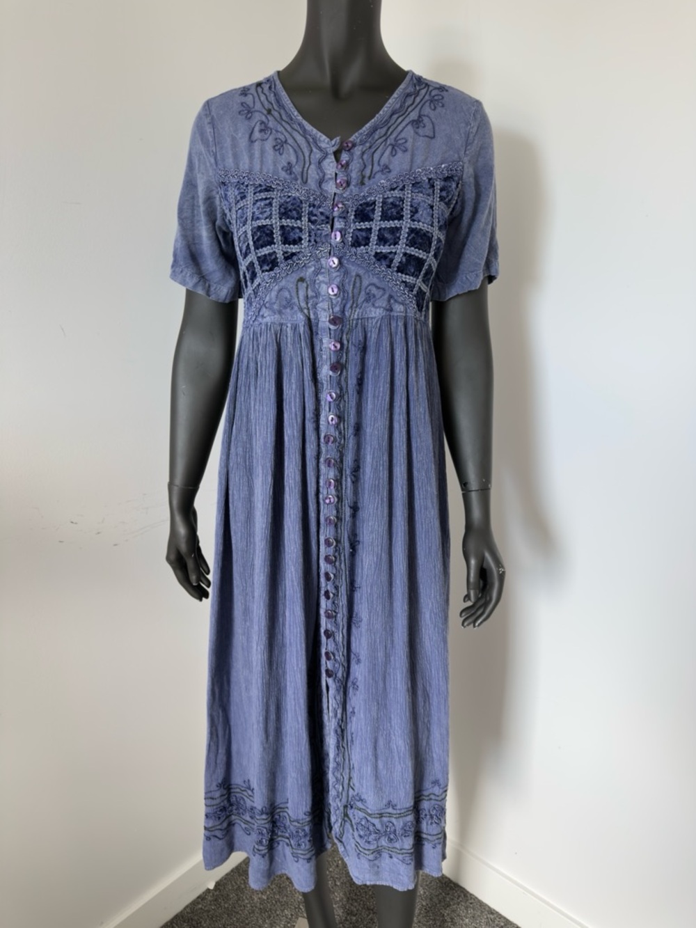 298. VTG Blue Embroidered Button-Front Velour Women's Dress